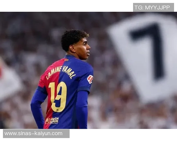 巴萨本赛季国家德比第四球衣谍照:锯齿条纹纪念05年国家德比 巴萨本赛季国家德比第四球衣谍照:锯齿条纹纪念05年国家德比